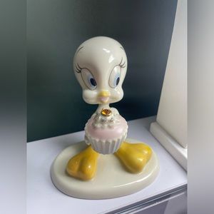 Lenox Tweety Bird A Present From Tweety Cupcake..Birthstone